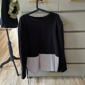 Sweatshirt with shirt included size large